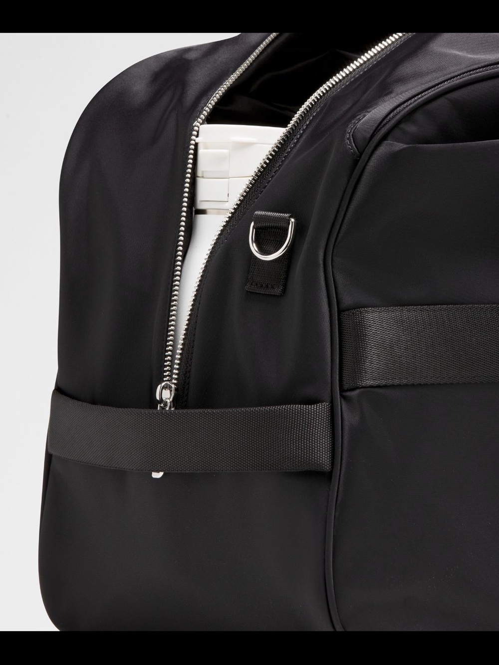 Lululemon - City Essentials Duffle Bag 28L - Picture 8 of 10